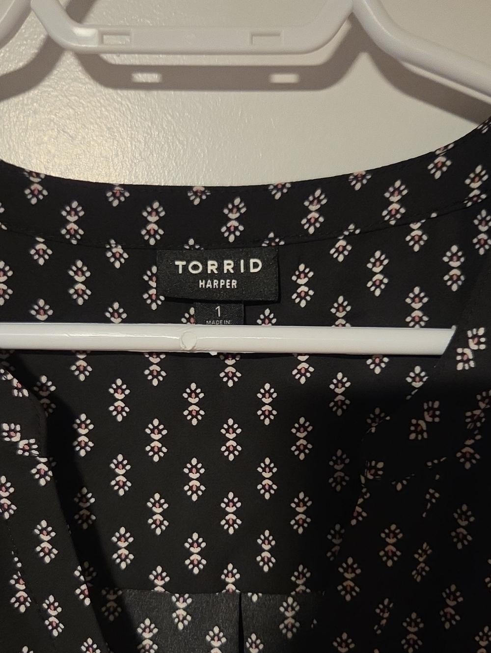 Torrid Harper Blouse Size 1 - Picture 2 of 4